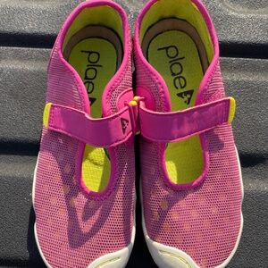 Plae Chloe Kids mesh sneaker size 1.5
